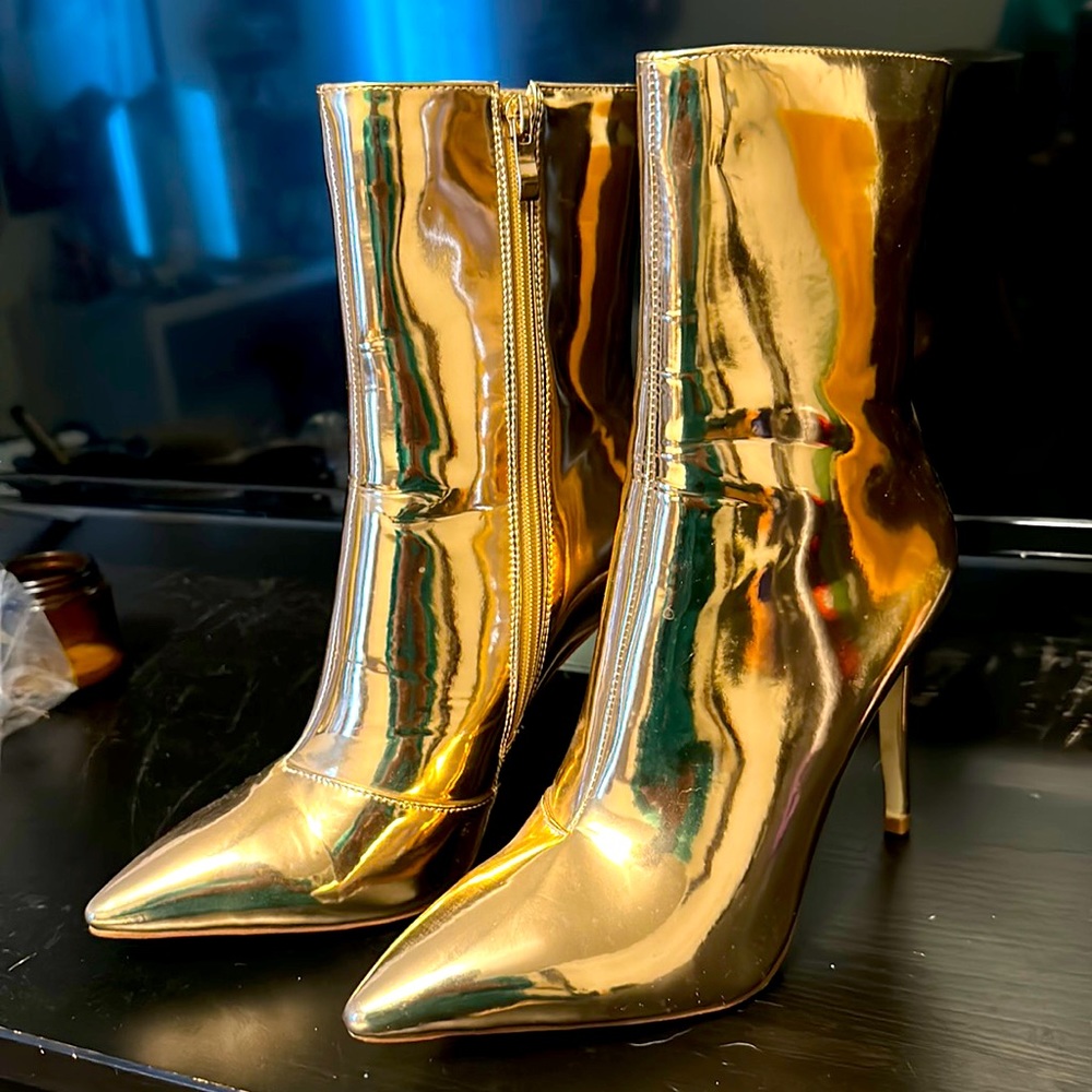 Size 9 vintage look gold boots